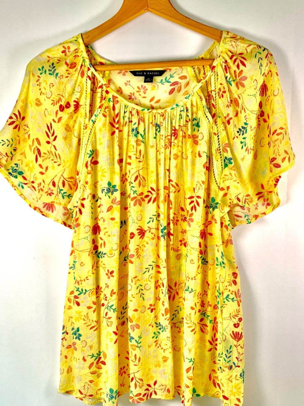 Zac & Rachel yellow floral boho blouse flutter sleeve lightweight flowy crochet